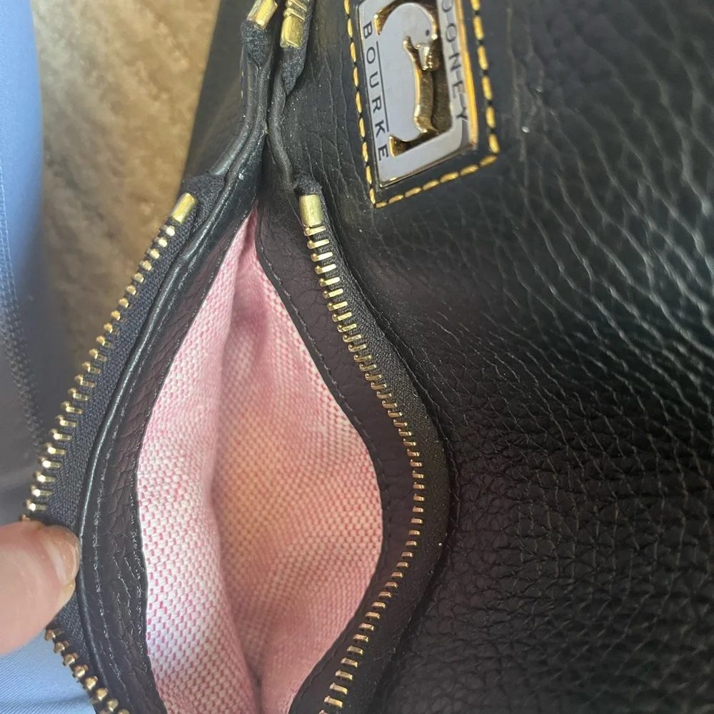 Dooney & Bourke black leather purse - Picture 8 of 15
